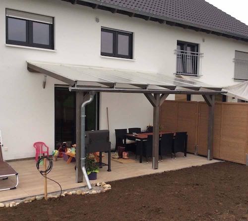 Terrassenüberdachung mit 16mm Stegplatten und Palisander Schutzlasur