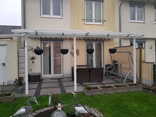 Terrassendach aus Aluminium Weiß 600x300 Meter mit Solareindeckung