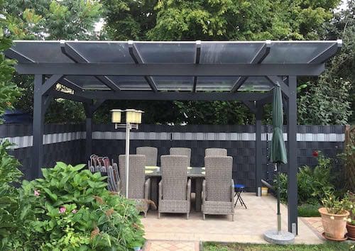 Terrassenüberdachung aus Holz mit Stegpatten oder VSG Glas in Nürnberg
